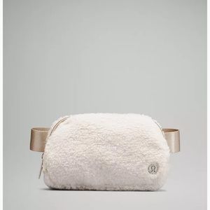 Lululemon fleece everywhere belt bag NWT